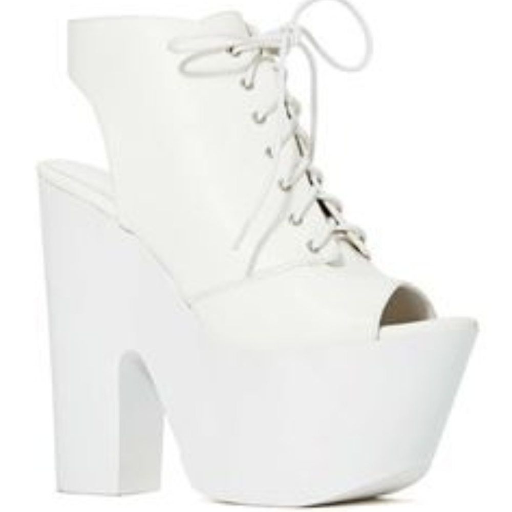 Nasty Gal, White platforms sandals size 7